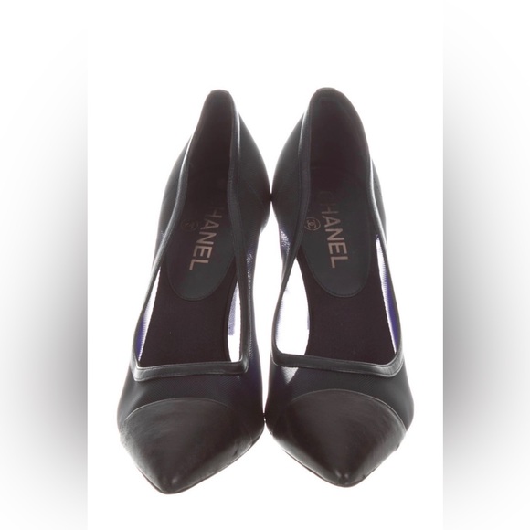 Chanel interlocking CC logo T-strap Heels - Picture 2 of 5